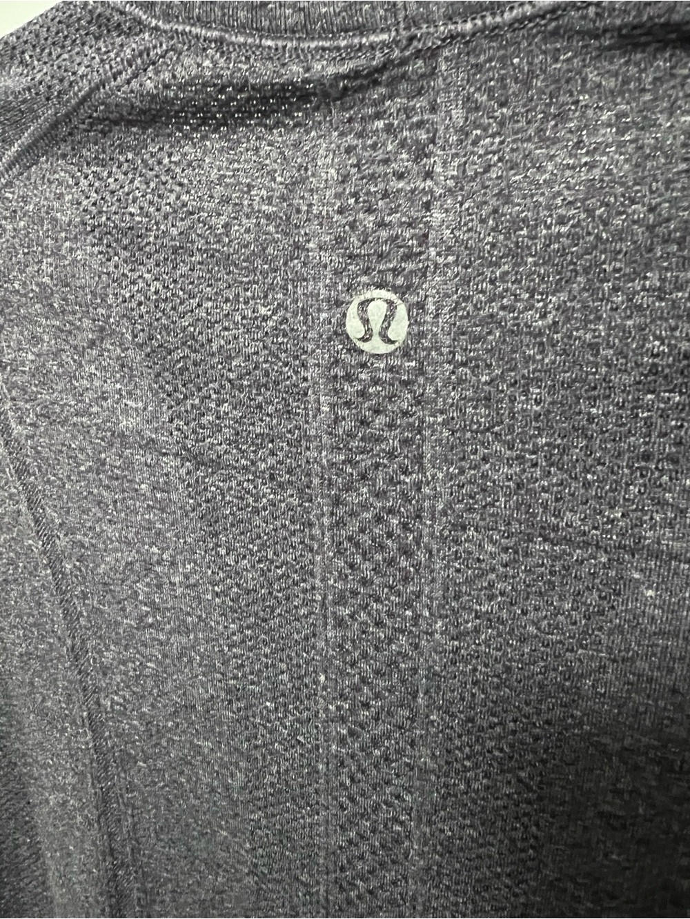 L-130 🍋 Lululemon 🍋 Run: Swiftly Tech Long Sleeve - Picture 6 of 7